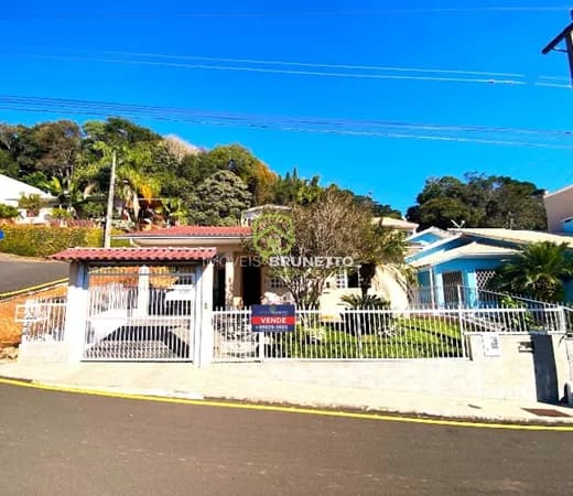 LINDA CASA EM ESQUINA