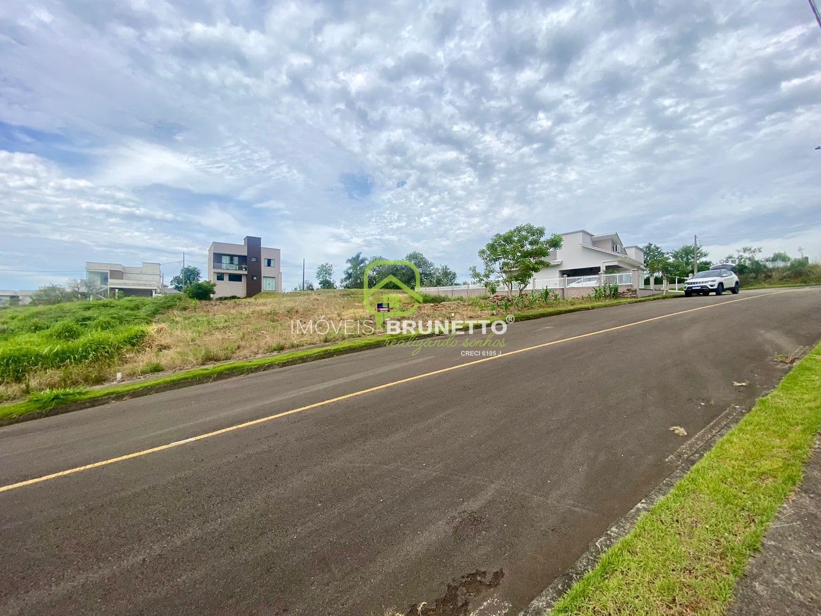 LOTE NO OUTEIRO DO SOL