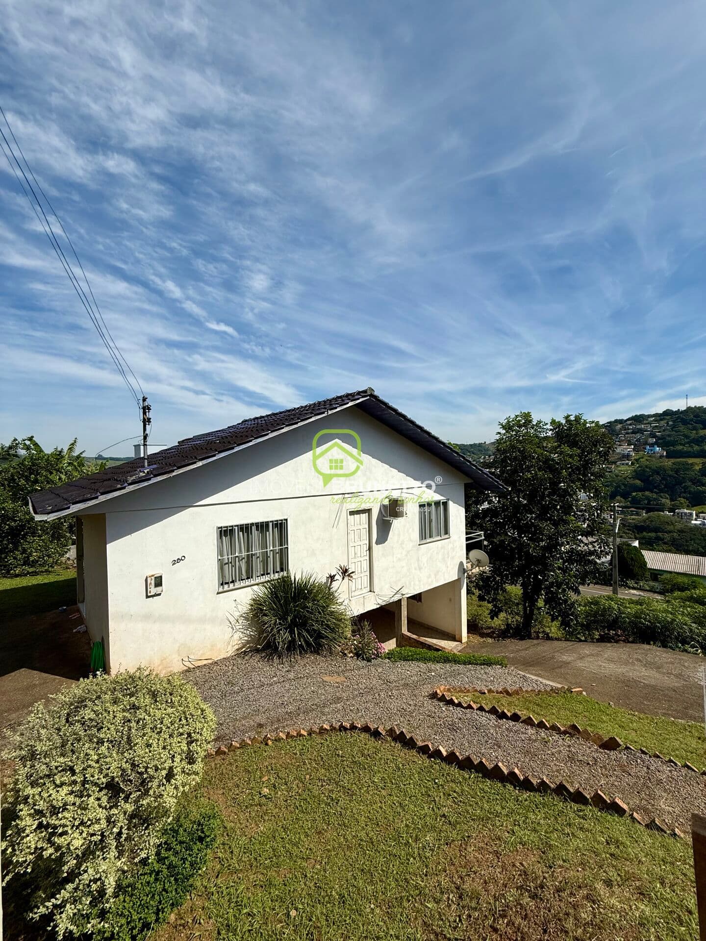 CASA DE 2 PAVIMENTOS EM CAPINZAL/SC