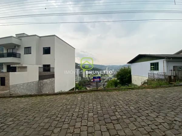 TERRENO COM 427m² EM CAPINZAL/SC