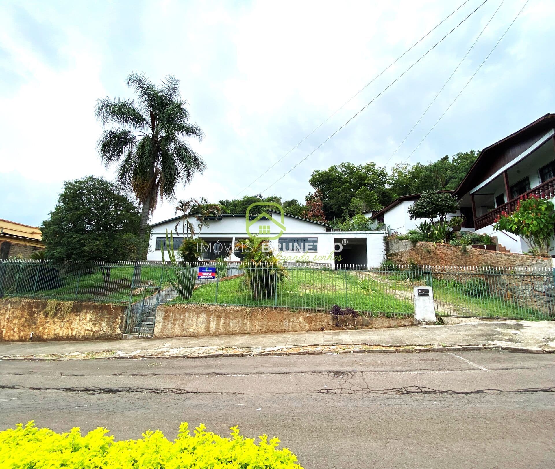 CASA NO CENTRO DE OURO/SC
