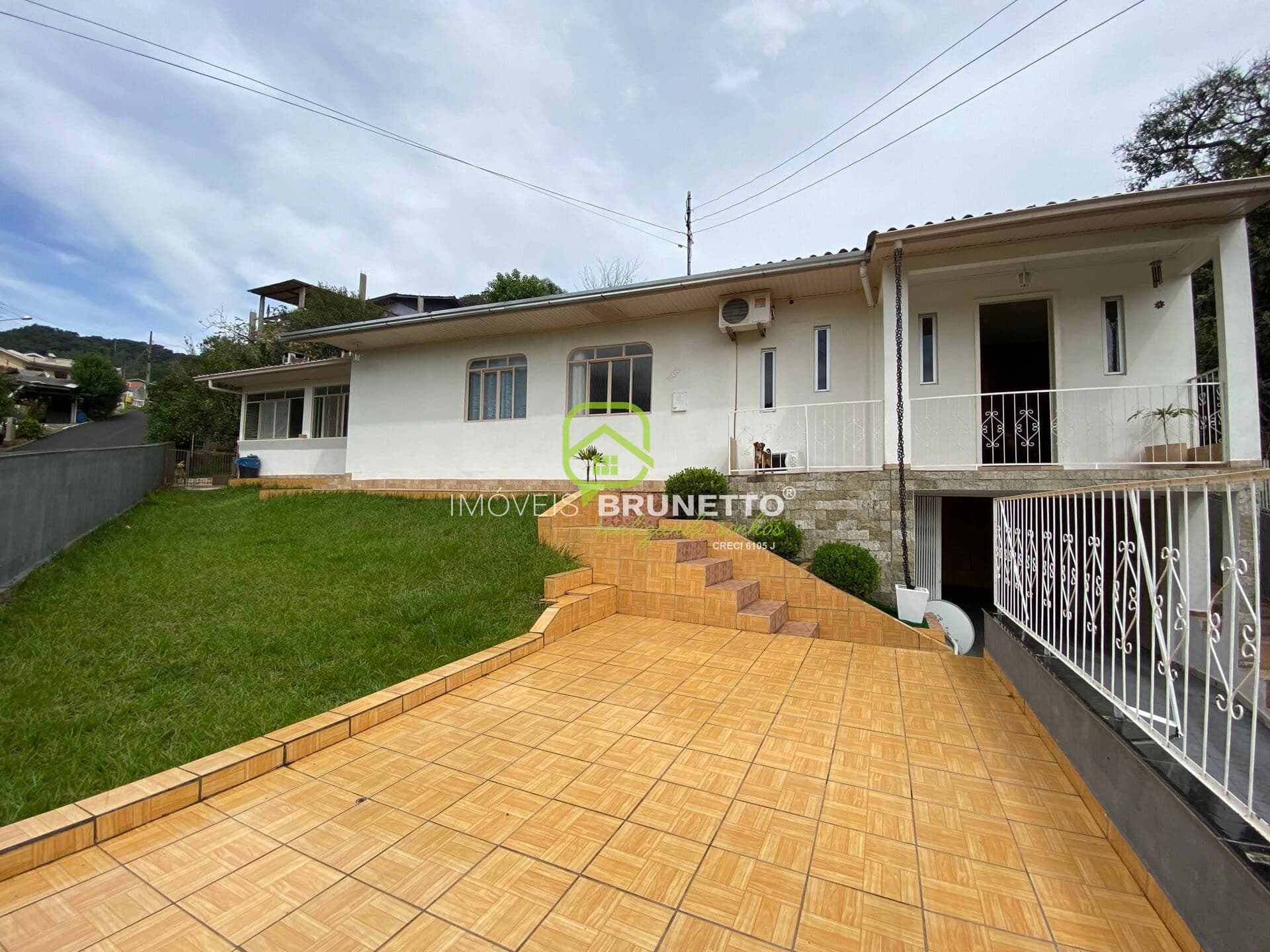 AMPLA CASA NO LOTEAMENTO FERNANDA EM CAPINZAL/SC