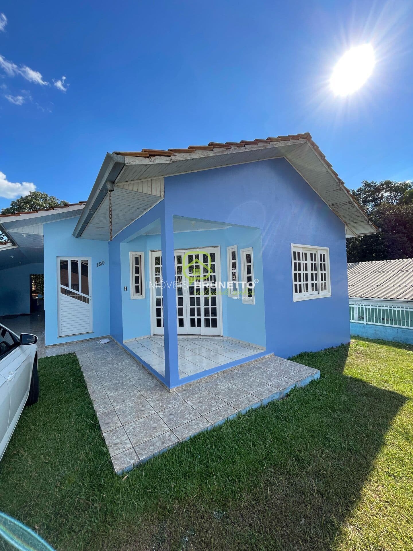CASA COM 3 QUARTOS, JARDIM E POMAR | PRÓXIMO AO CENTRO