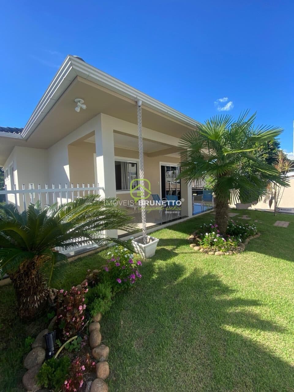 CASA DE ALTO PADRÃO À VENDA - CENTRO DE CAPINZAL/SC