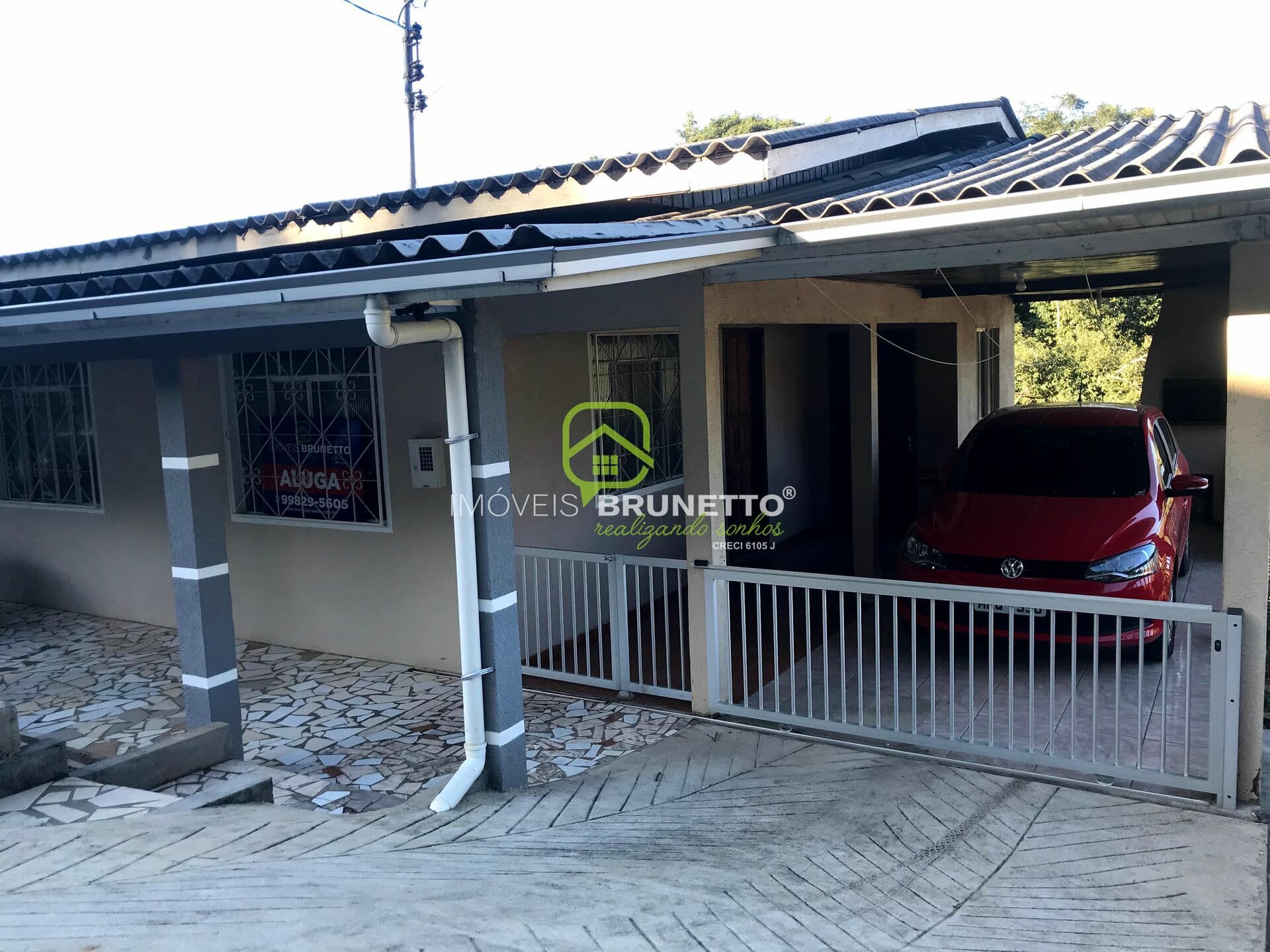 CASA DE 2 ANDARES PRÓXIMO AO CENTRO