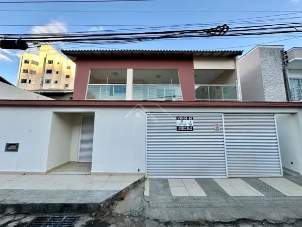 📍 Casa Duplex com Piscina no Santa Mônica – Colatina/ES