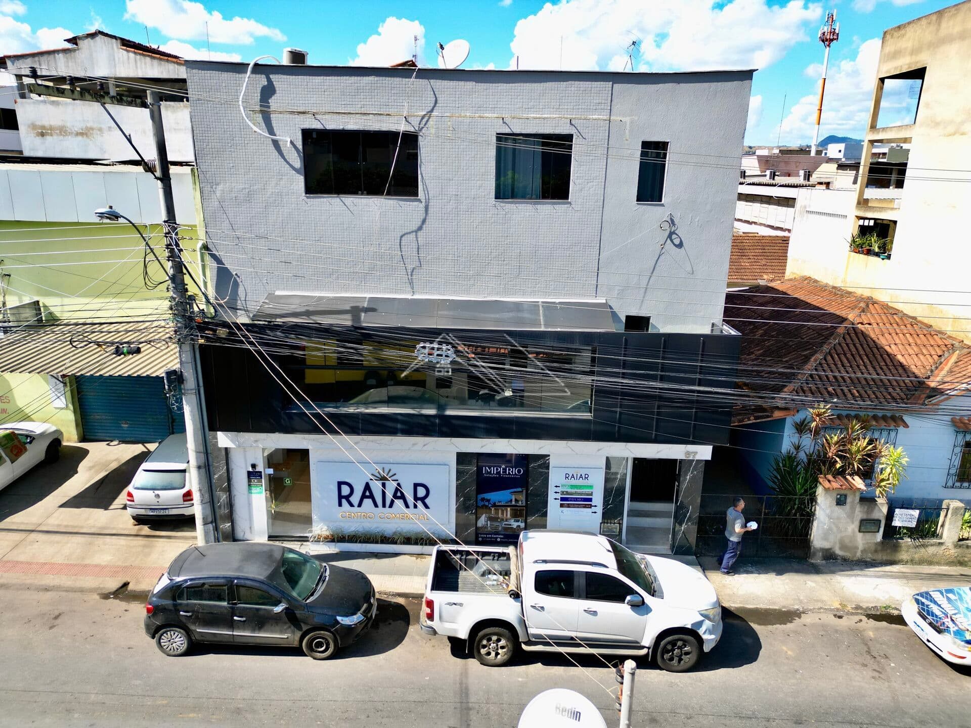 Prédio Misto de Comerciais e Residenciais