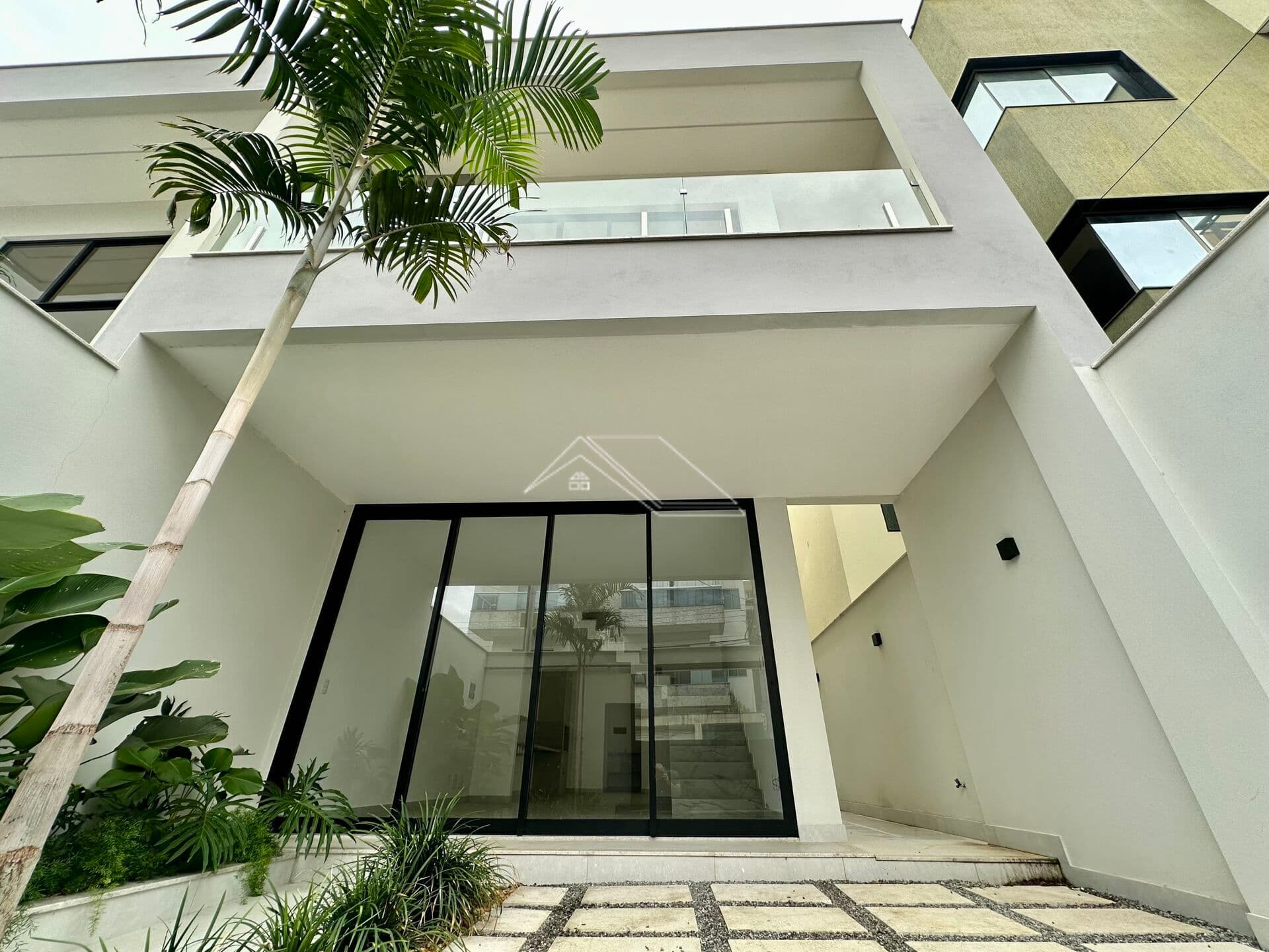 Casa Meio Terreno Duplex - Maria das Graças