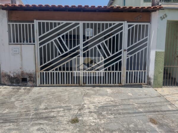 Casa com 2 Dormitórios no Jardim Santa Esmeralda
