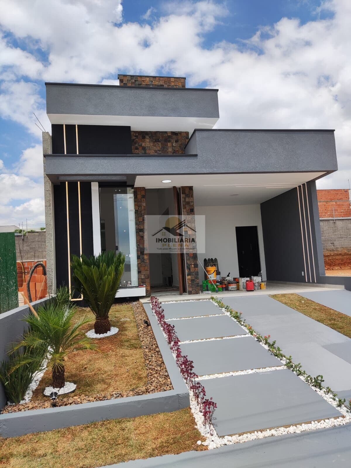 Casa 3 Dormitórios no Villagio Ipanema