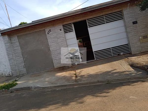 Casa com 3 Dormitórios no Centro
