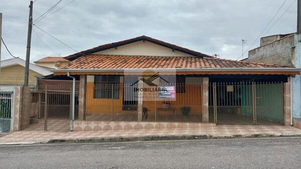 Casa Padrão à venda