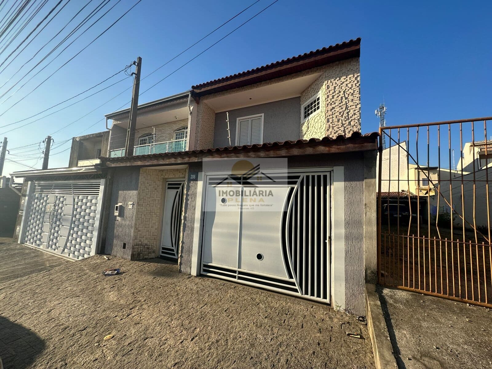 Sobrado com 3 Dormitórios no São Guilherme