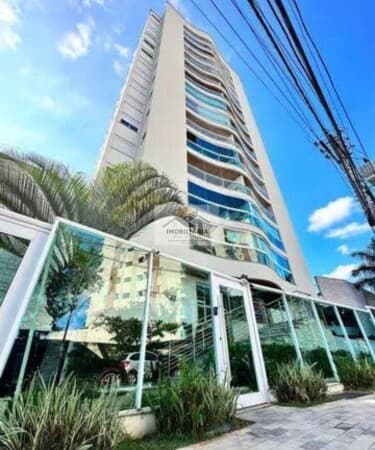 Apartamento com 3 Dormitórios no Cond. Center Plaza