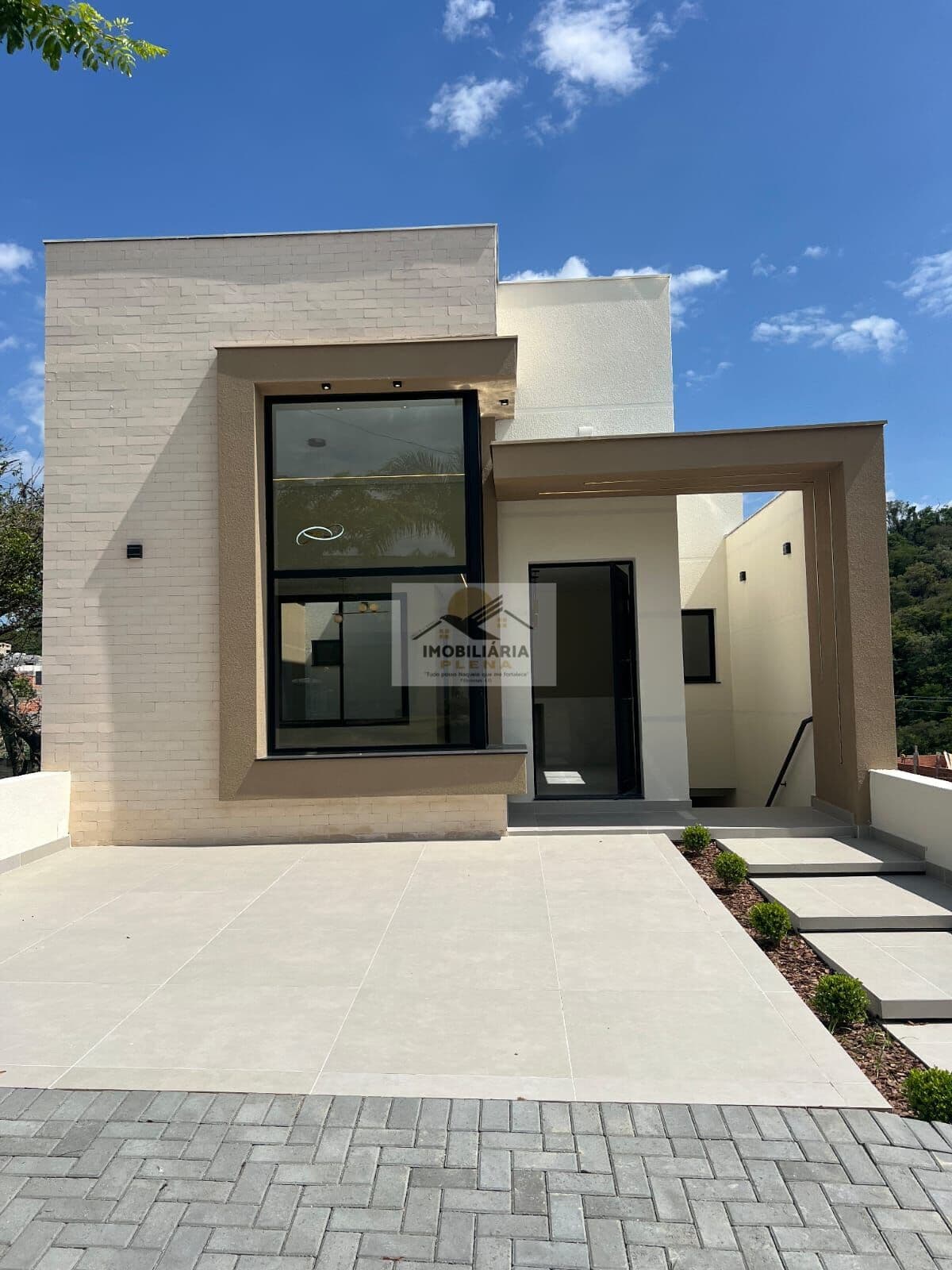SOBRADO 02 SUITES-ÁREA GOURMET - RESID. VALE AZUL - VOTORANTIM/SP.