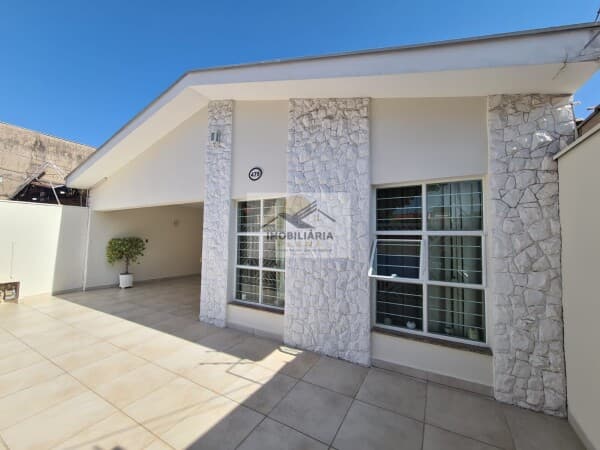 Casa com 3 Dormitórios na Vila Santa Rita