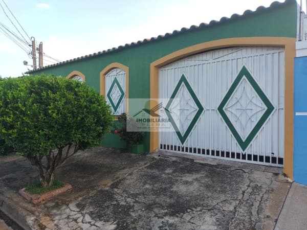 Casa Padrão à venda