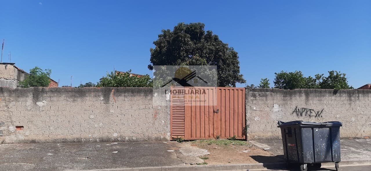 Terreno com 250m² no Vitoria Regia