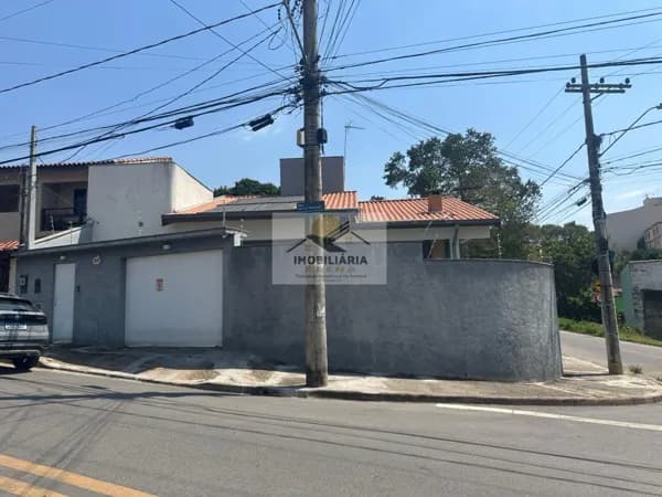 Casa com 3 Dormitórios na Vila Jardini