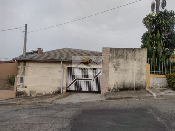 Casa com 3 Dormitórios na Vila Mineirão
