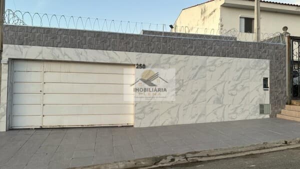 Casa Alto Padrão com 2 Dormitórios no Terras de Arieta.
