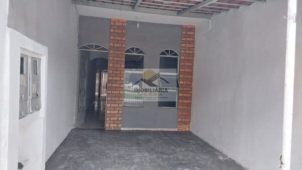 Casa - 3 Dormitórios na Avenida Itavuvu - Sorocaba/S.P.