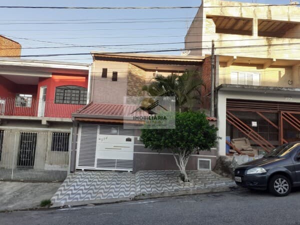Sobrado com 3 Dormitórios no Jardim são Guilherme.