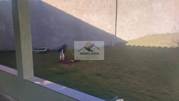Chácara com Piscina em Sarapuí