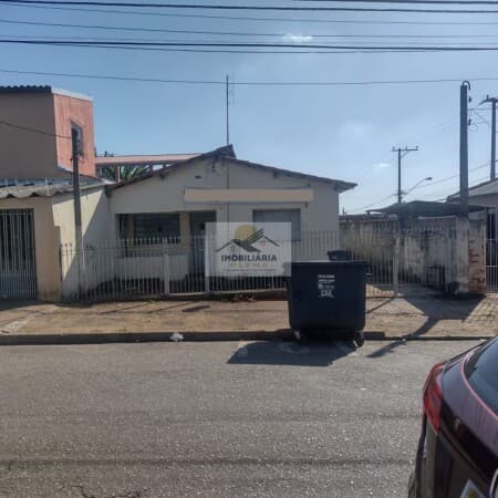 Casa na Vila Elza