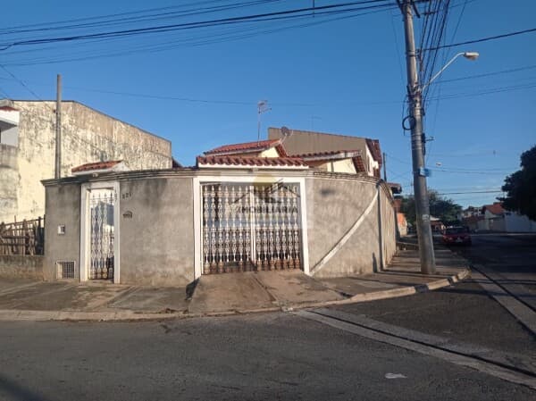 Casa com 3 Dormitórios no Jardim Santa Barbara