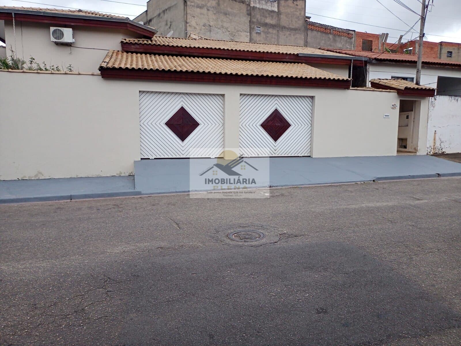 Casa com 3 Dormitórios no Jardim São Guilherme