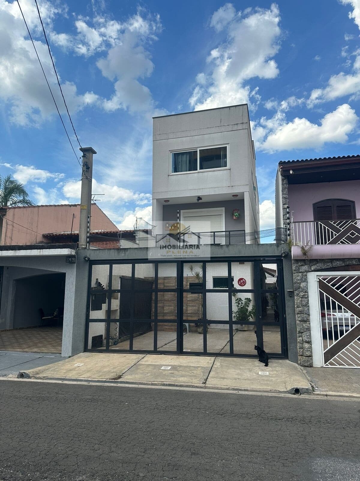 Sobrado com 4 Dormitórios no Jardim Ana Maria