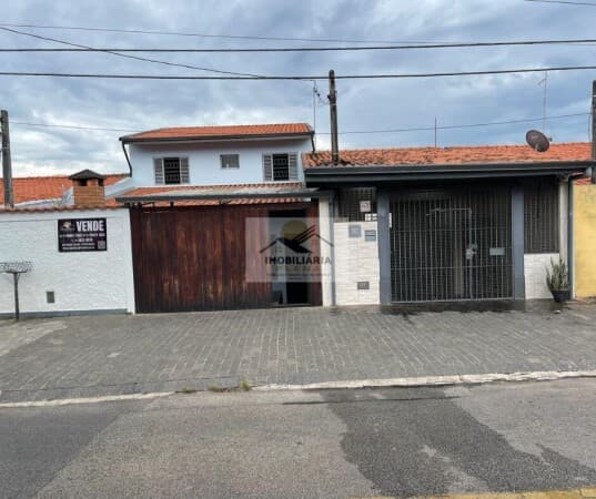 Sobrado com 3 Dormitórios e Salão Comercial no Jardim Maria Eugênia