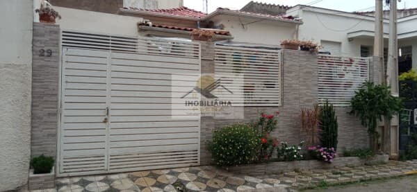Casa com 3 Dormitórios no Centro