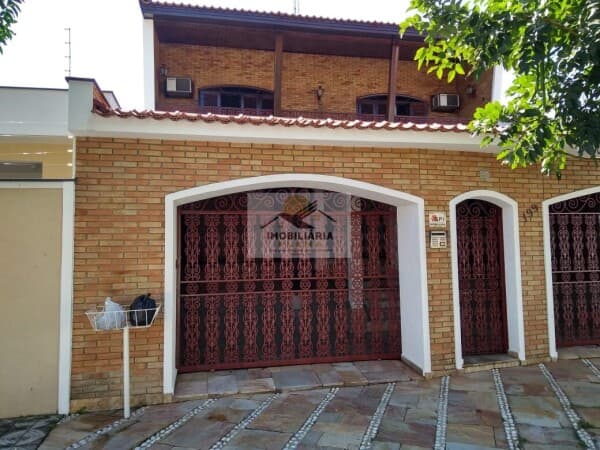 Sobrado Alto Padrão com 6 Dormitórios no Jardim Leocádia