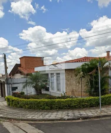 Casa com 3 Dormitórios na Vila Independente