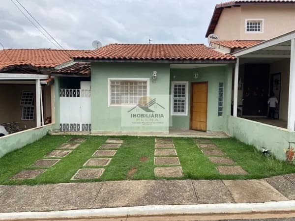 Casa com 3 Dormitórios no Condomínio Villagiuo Vista Bella
