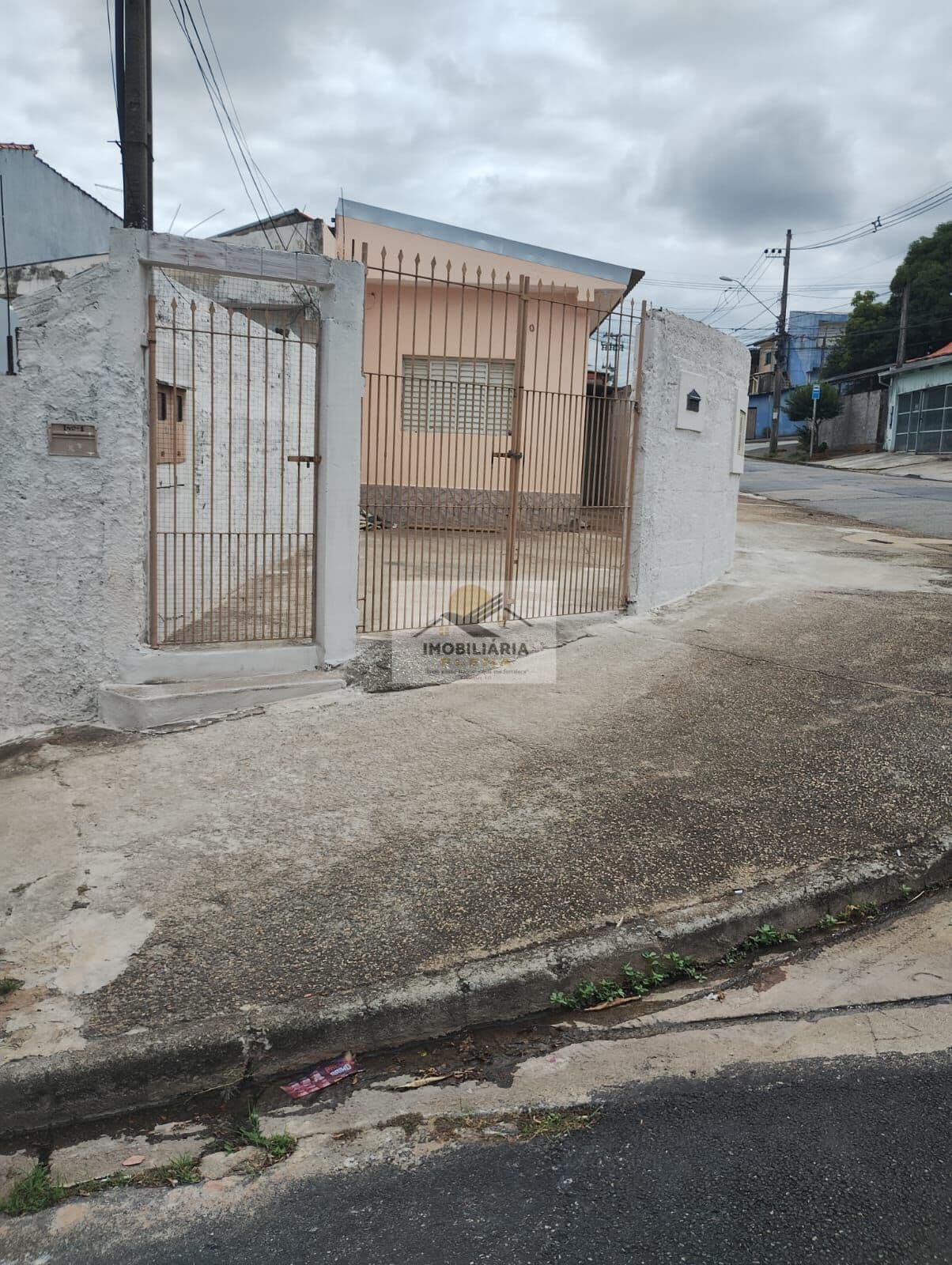 Duas casas germinadas 03 Cômodos cada - Jd.Itapuã-Sorocaba