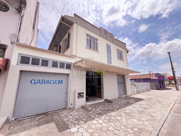 Prédio residencial e comercial