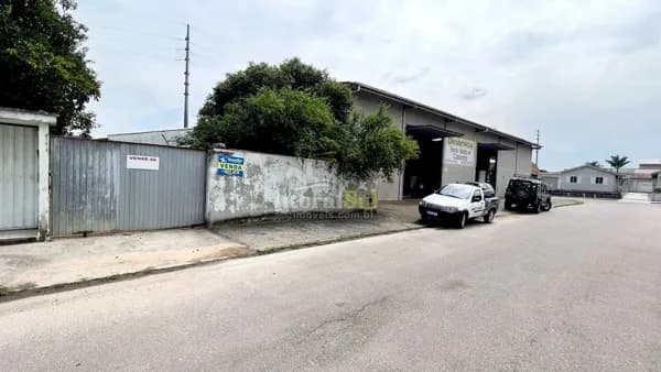 Terreno com 420 m²