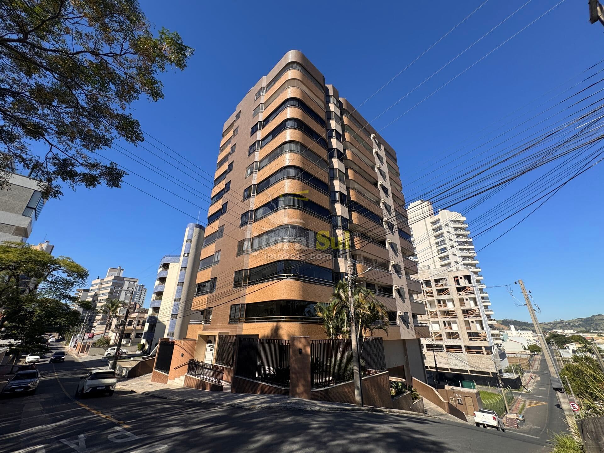 APARTAMENTO À VENDA NO CENTRO DE TUBARÃO