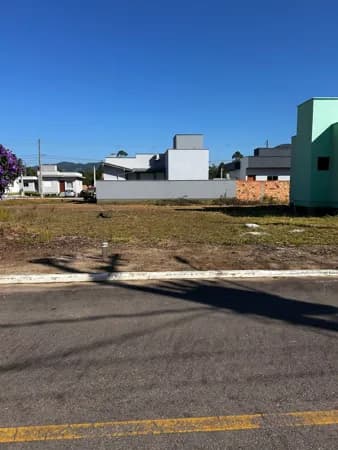 LOTE À VENDA NO CONDOMÍNIO MORADAS DA GUARDA