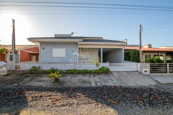 CASA AMPLA, PRÓXIMA AO MAR