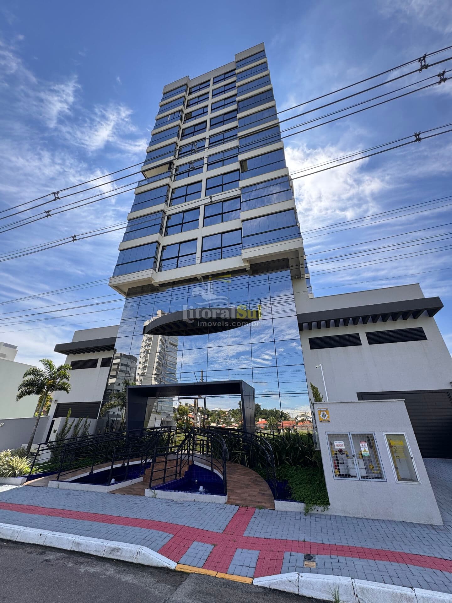 APARTAMENTO MOBILIADO NO RESIDENCIAL FONTAINEBLEAU