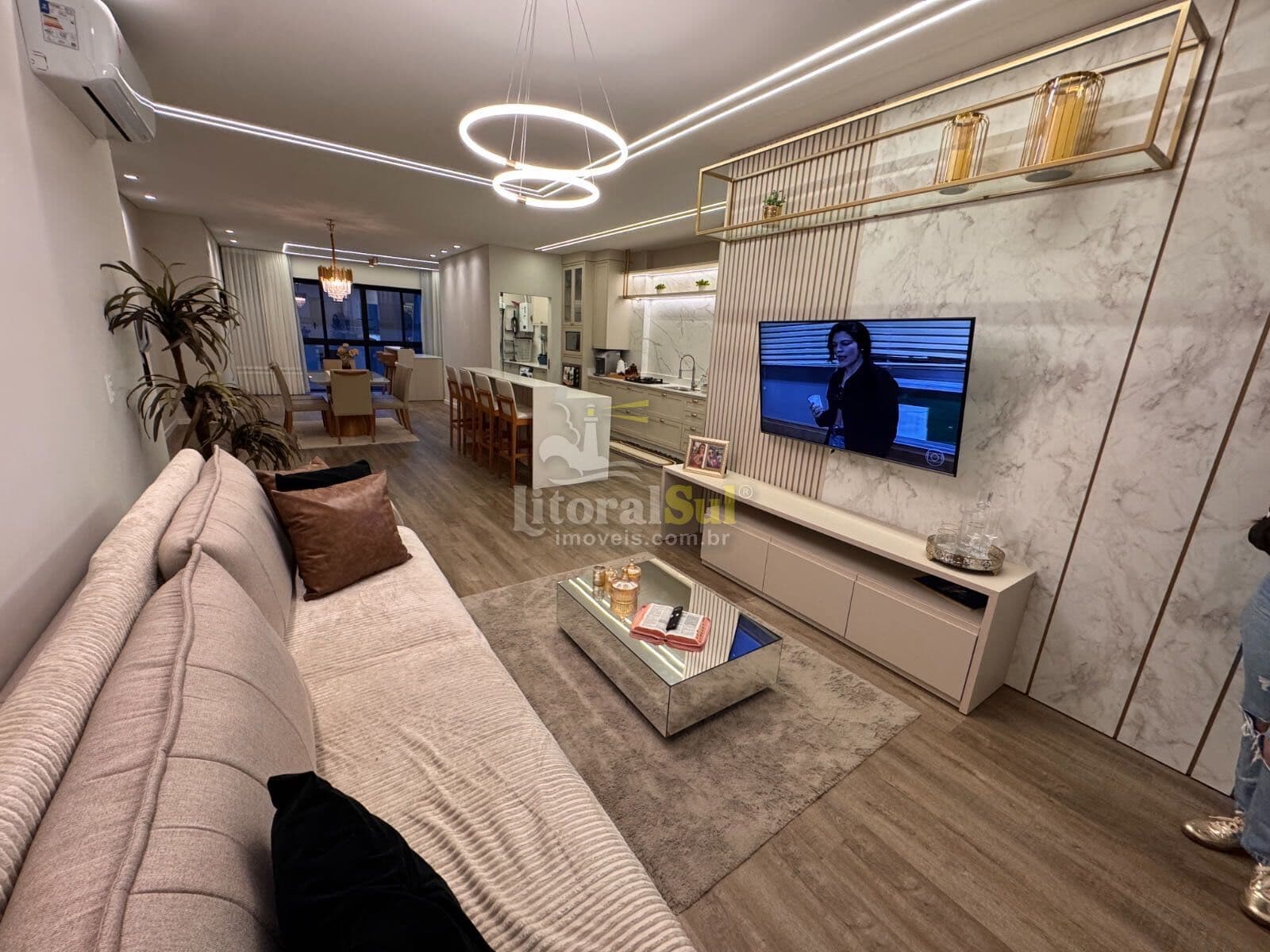 APARTAMENTO À VENDA NO RESIDENCIAL LUXOR