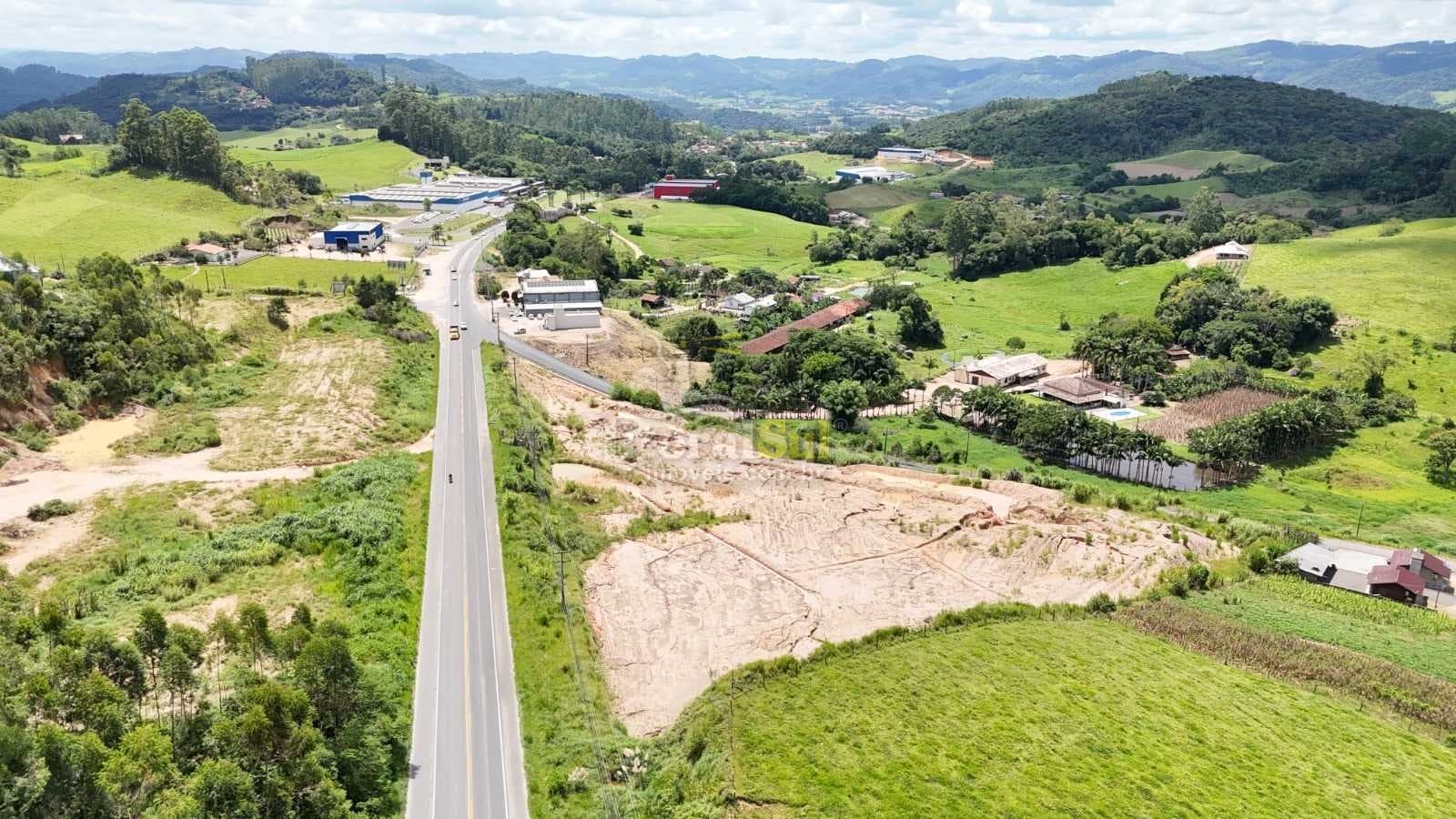 Terreno industrial as margens da SC-108, em São Ludgero
