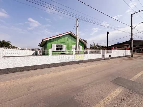 Casa/Terreno de esquina à venda no Bairro Passo do Gado!