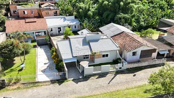 TERRENO COM DUAS CASAS PARA MORADIA
