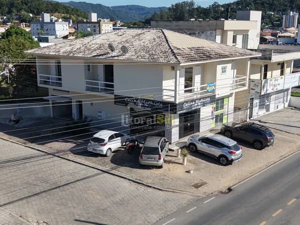Prédio comercial/residencial à venda no bairro São João (Margem Esquerda), em Tubarão/SC