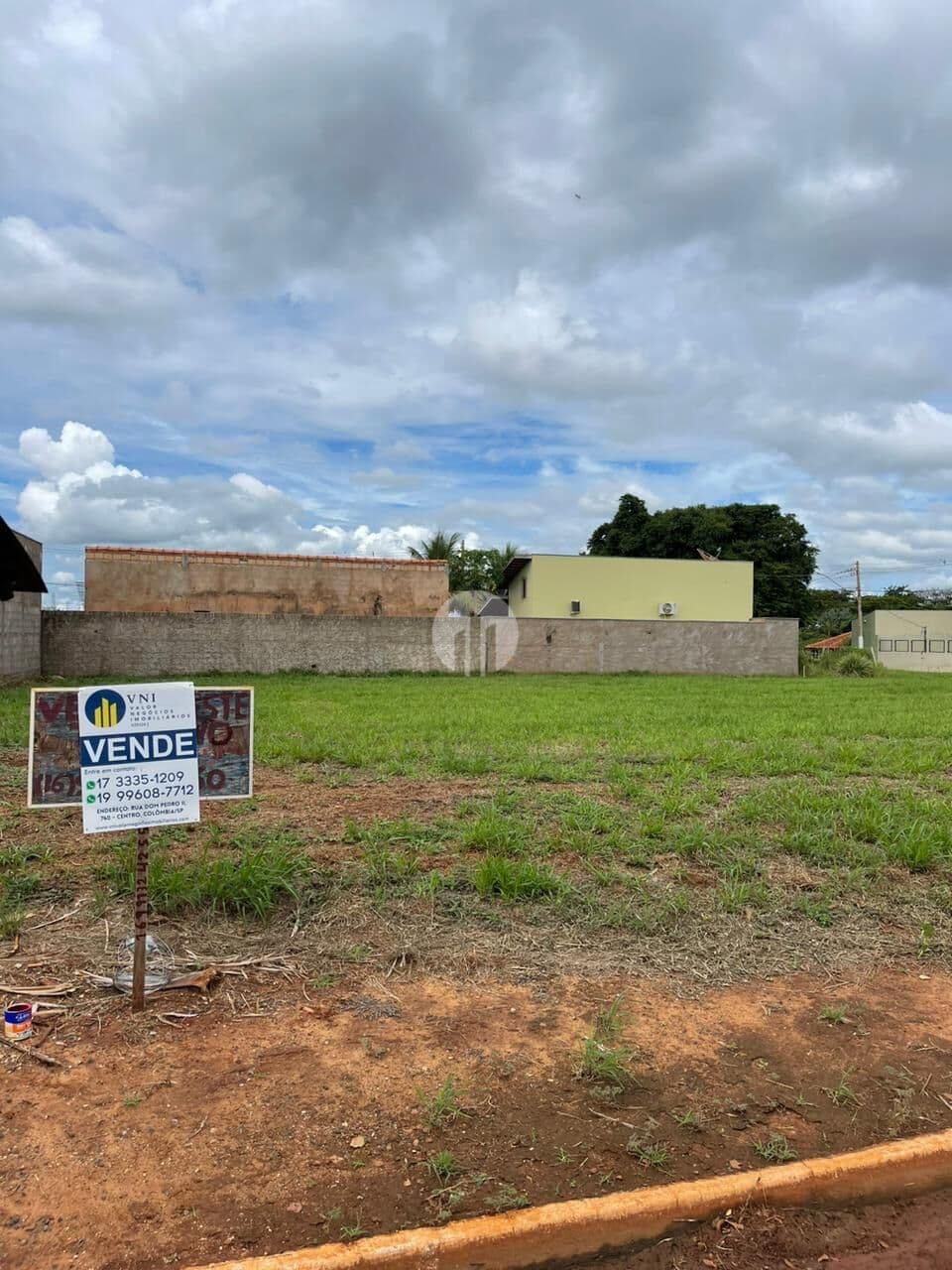 Lote/Terreno em Planura - Centro